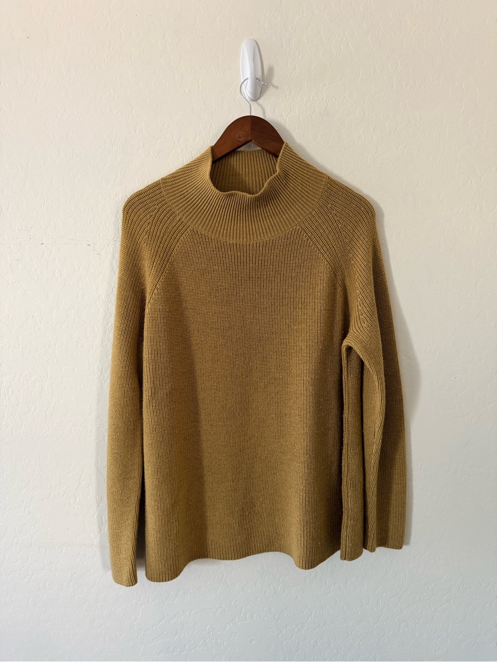 Eileen Fisher 100% Extra Fine Merino Wool‎ Mock Neck Sweater Olive Green Tan M
